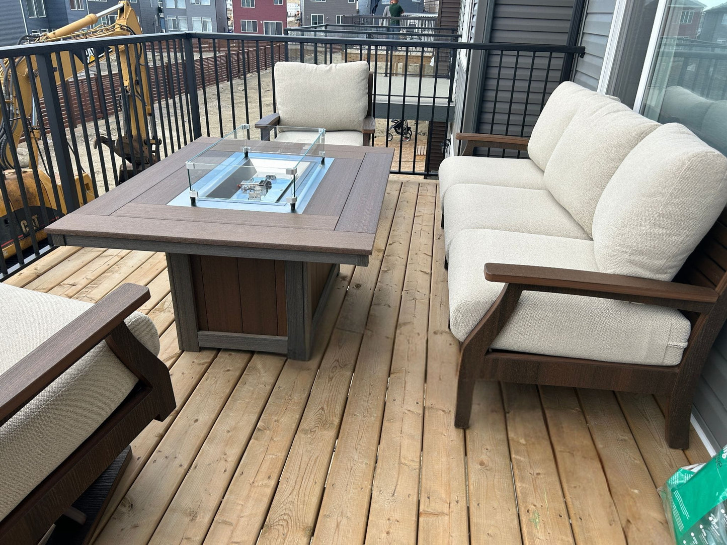 Berlin Gardens Outdoor Living > Patio Furniture > Deep Seating Berlin Gardens - Donoma Rectangular Fire Table
