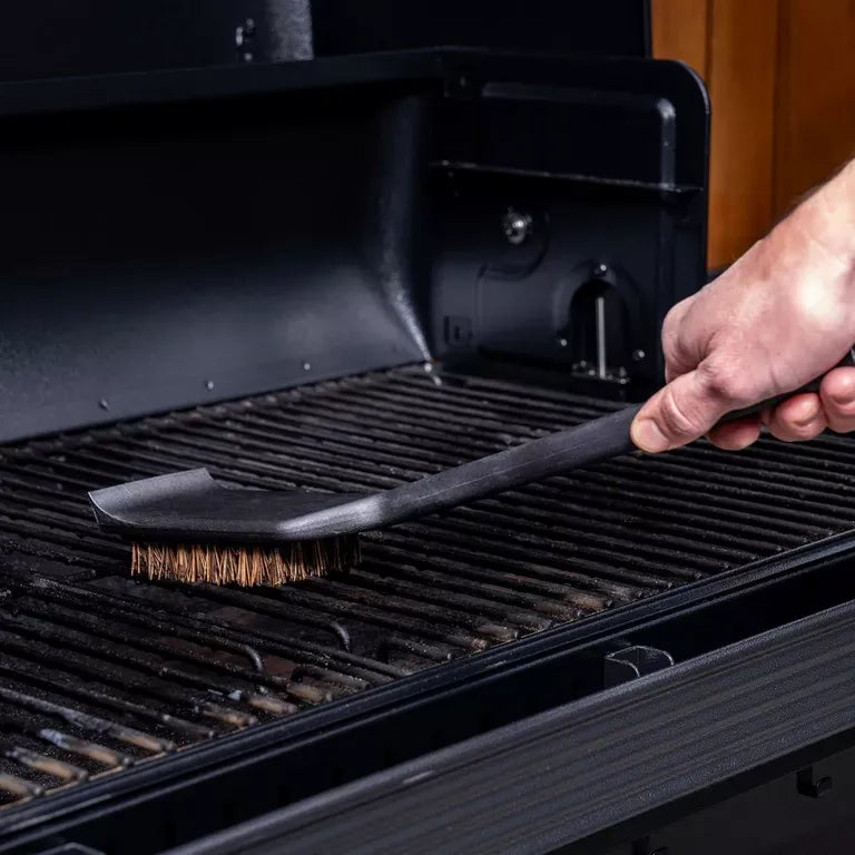 Traeger Barbecue Accessories > Cleanup & Maintenance > Brushes & Scrapers Traeger Hot N' Cold Grill Cleaning Brush