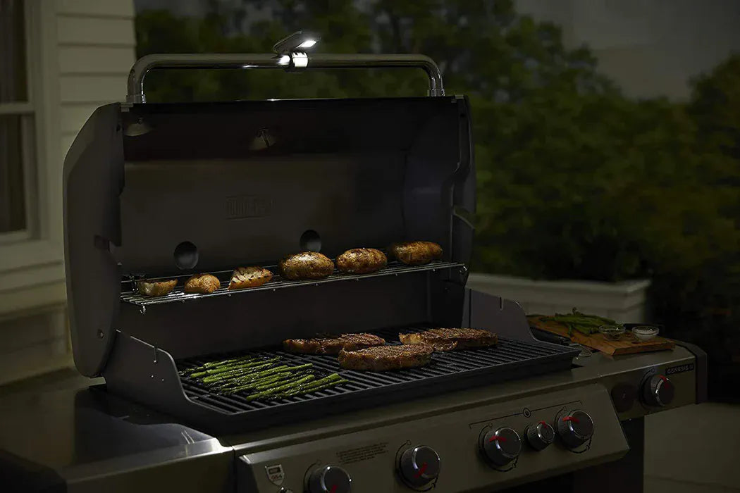 Weber Barbecue Accessories > Grilling Tools > Attachments > Grill Lights Weber 7661 Grill 'n Go Light