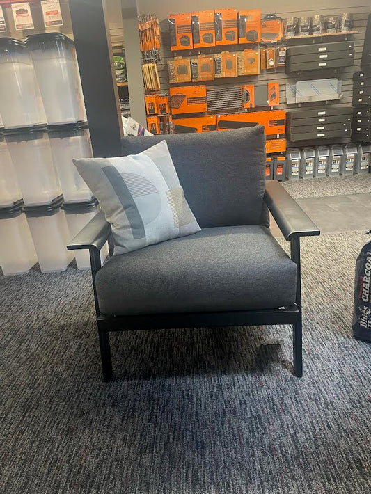Mallin Dakoda Lounge Chair