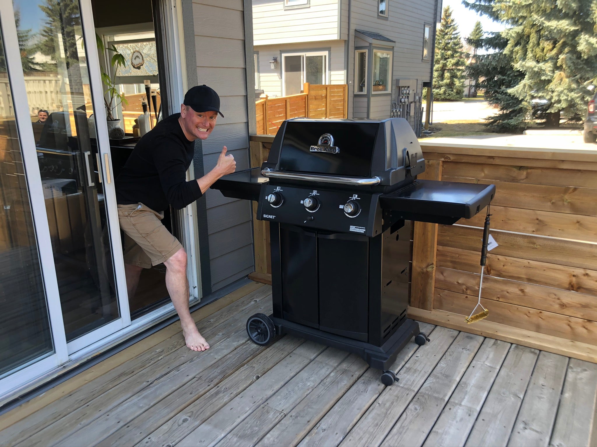 Broil King Black Signet 320 with Happy Customer Grill Delivery by Barbecues Galore
