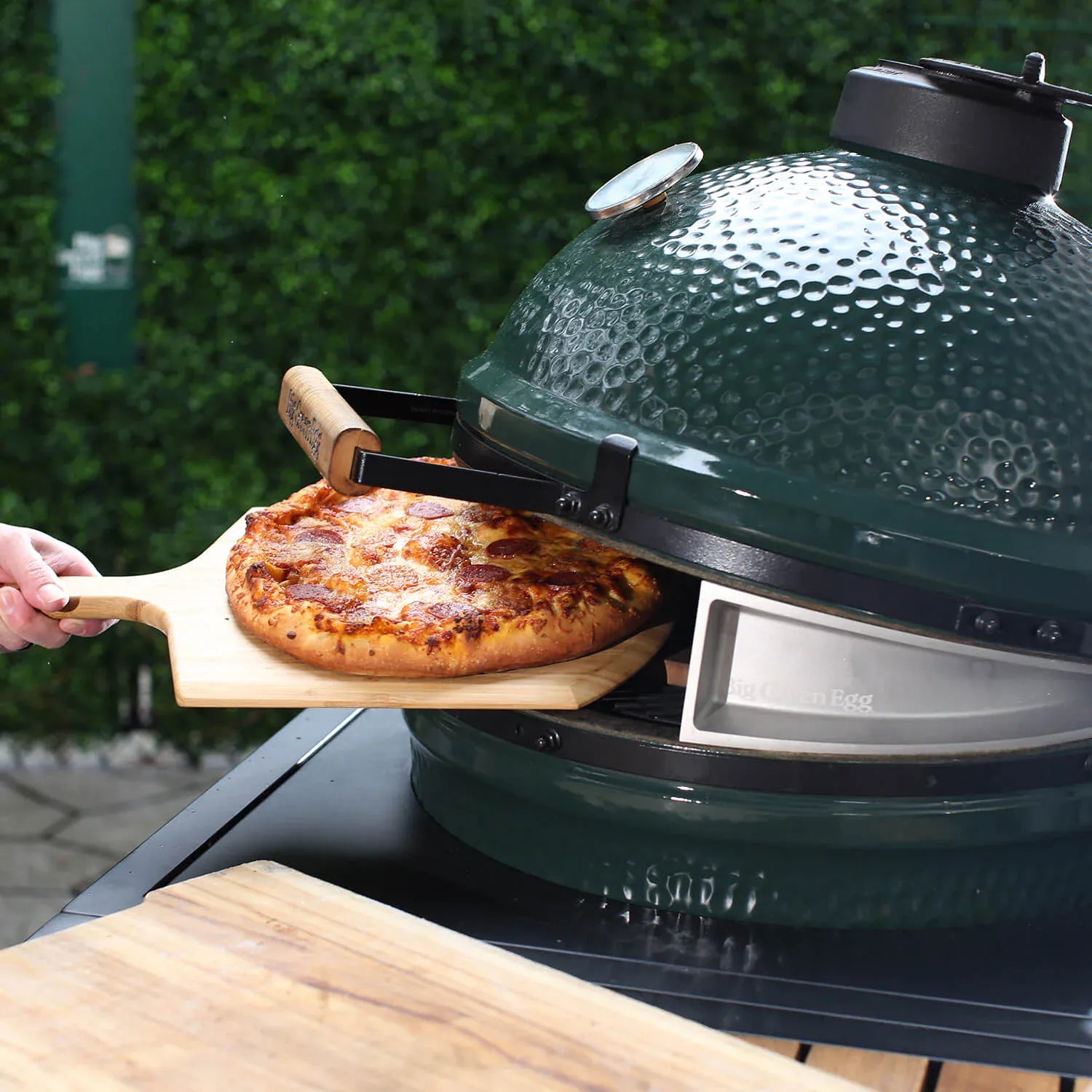 Big Green Egg Barbecue Accessories > Pizza Accessories Big Green Egg Pizza Oven Wedge