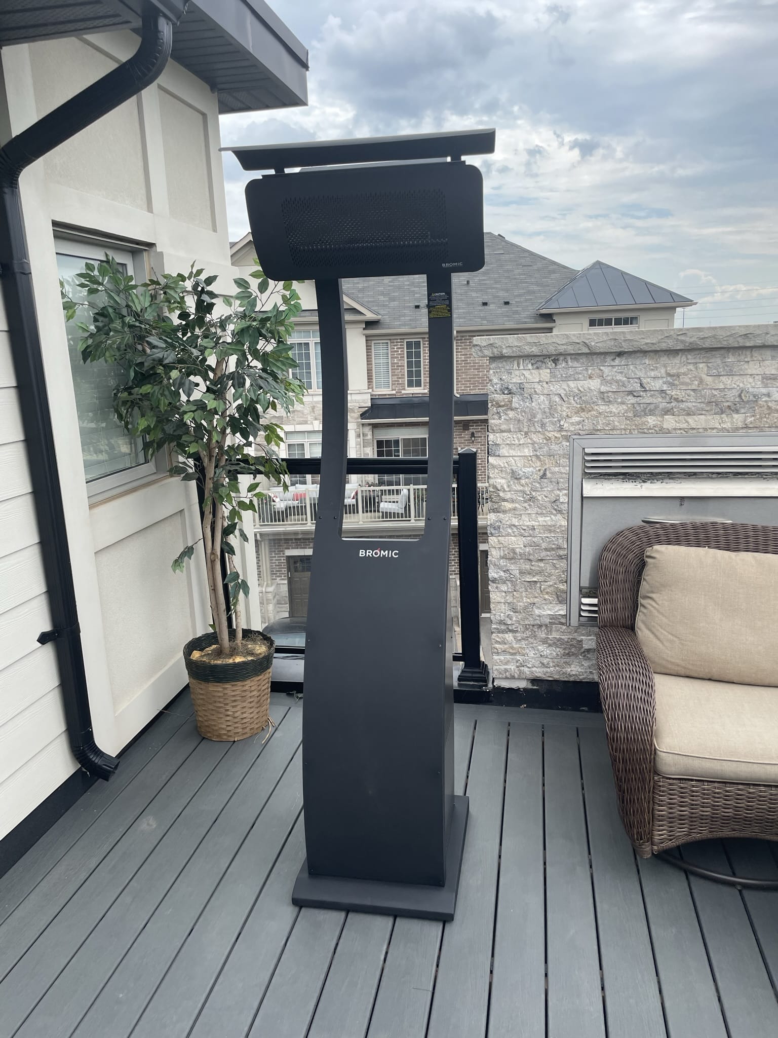 Bromic Outdoor Living > Heating > Patio Heaters > Freestanding BROMIC Tungsten Smart-Heat™ Portable Heater