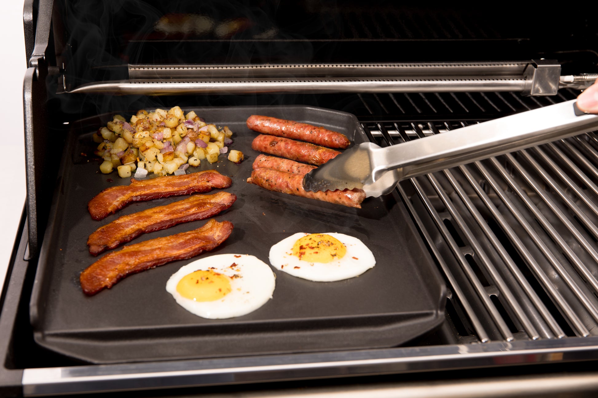Broil King Cast Iron Plancha cooking Breakfast - 11342