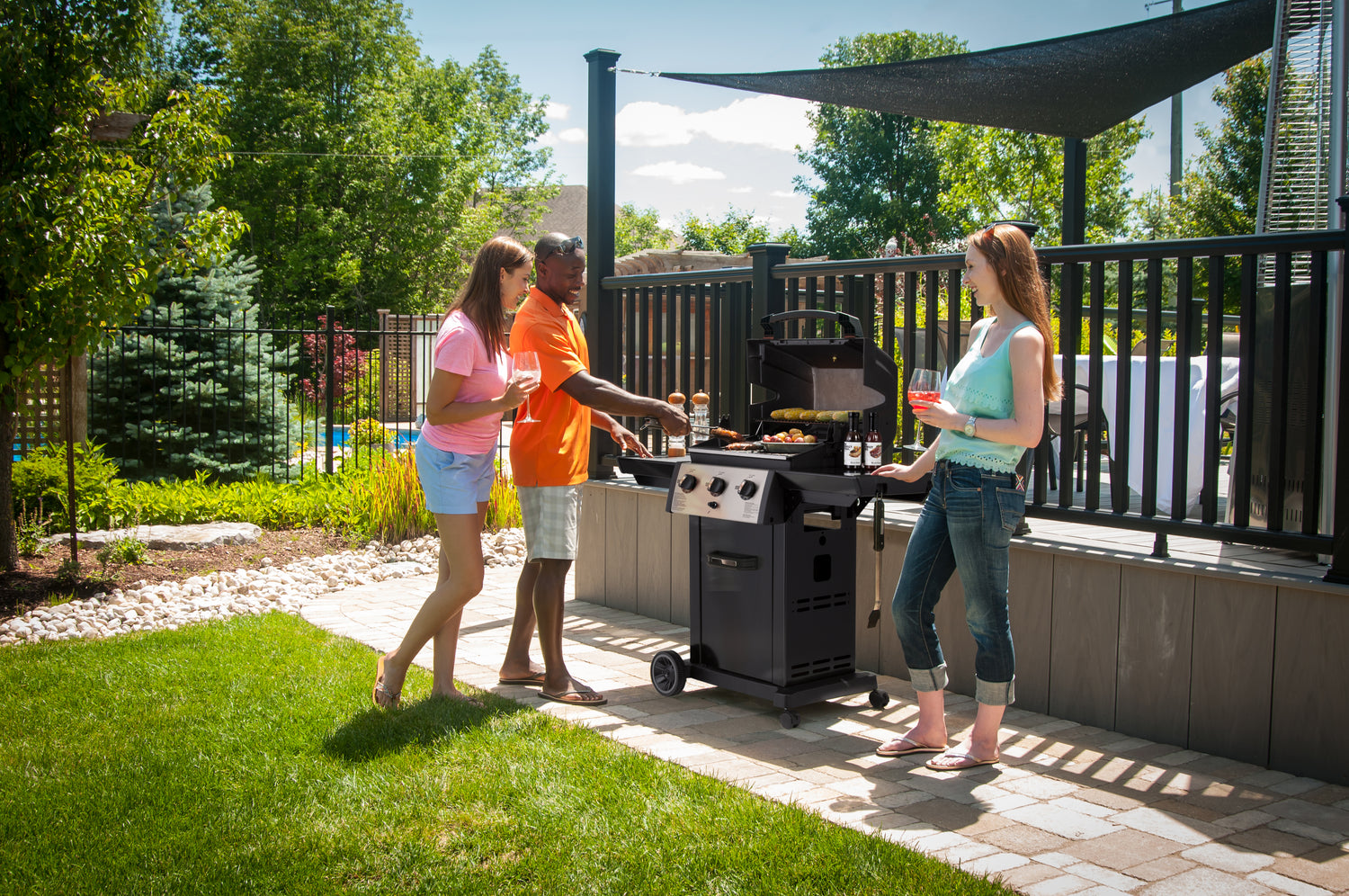 Grill This Summer With The Broil King Monarch 320 - Natural Gas | Barbecues Galore: Burlington, Oakville, Etobicoke & Calgary