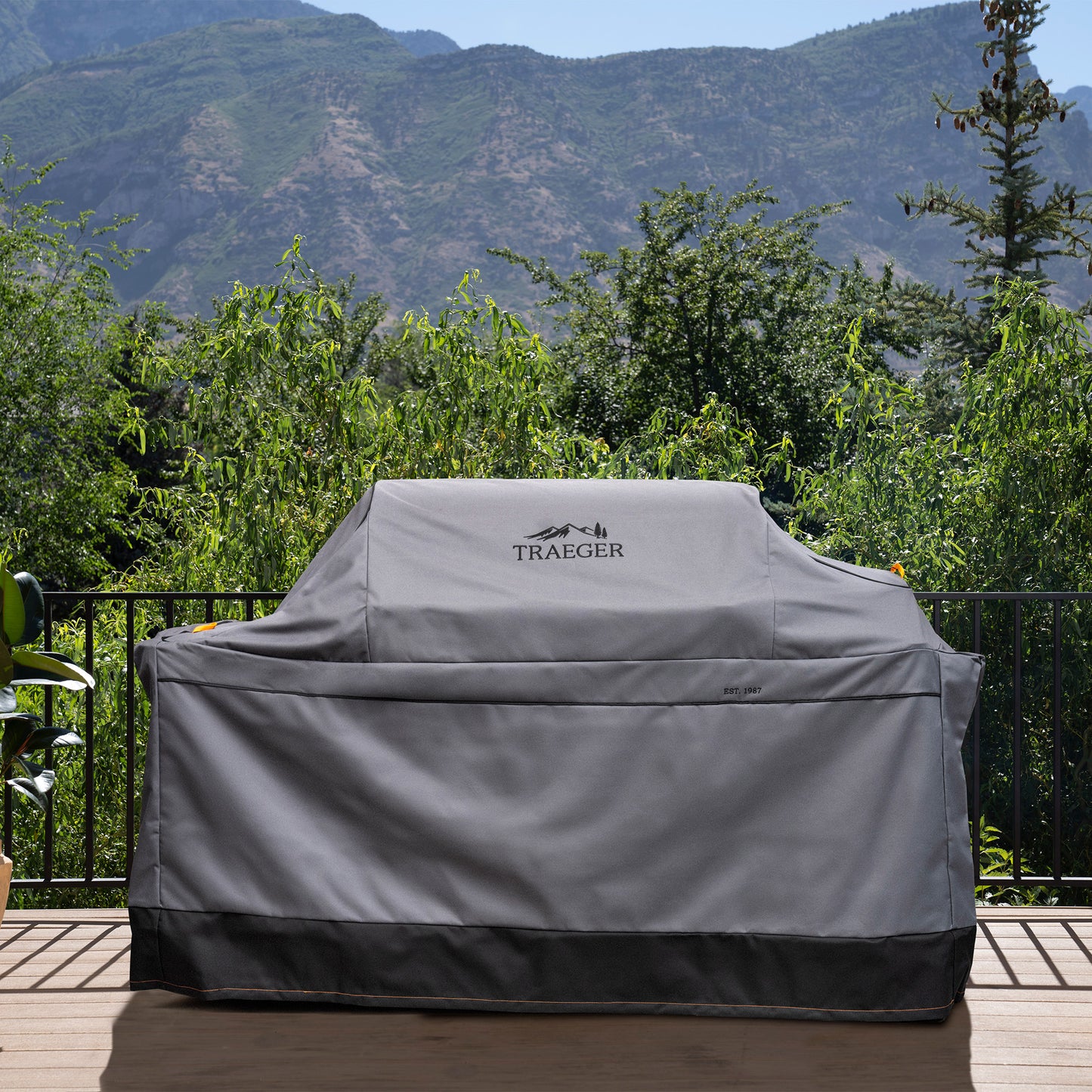 Traeger Ironwood XL Full-Length Grill Cover