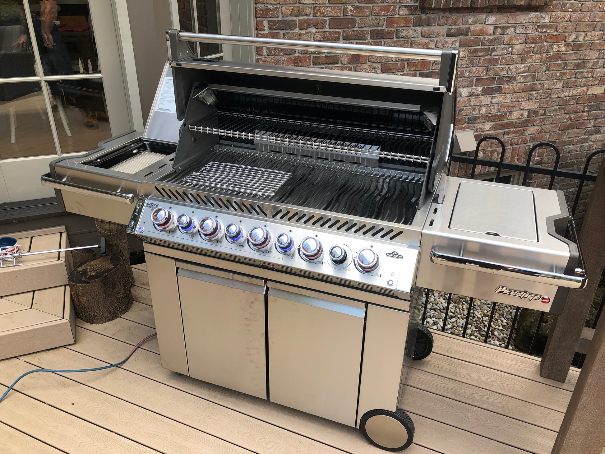 Napoleon prestige pro 665 deals