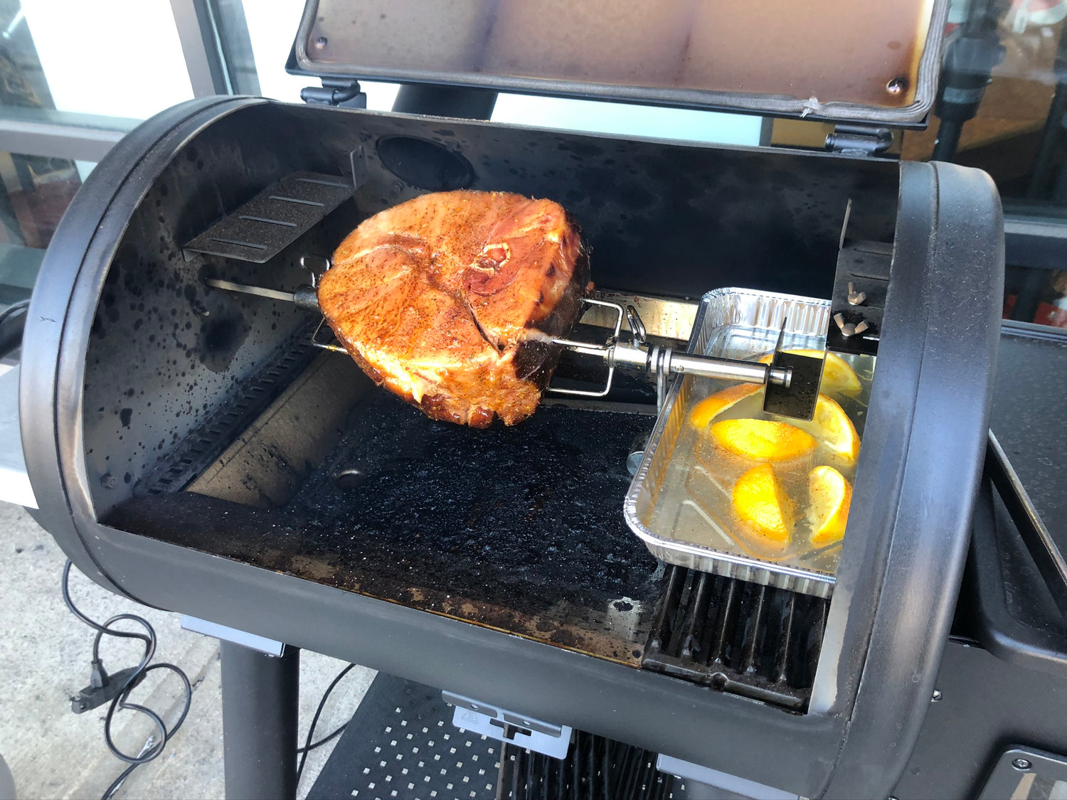 https://barbecuesgalore.ca/cdn/shop/products/IMG_0612_1500x.jpg?v=1692811097