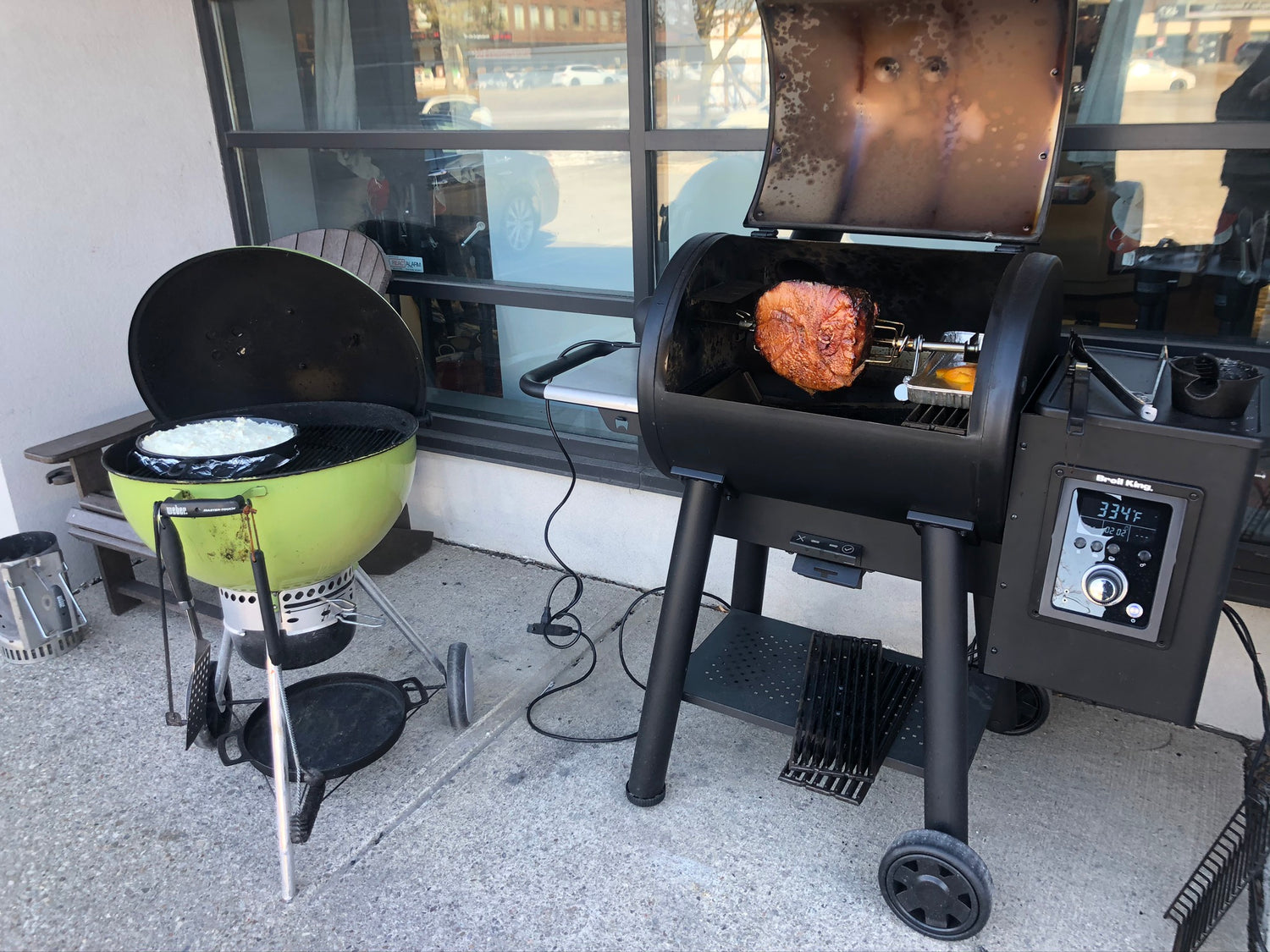 https://barbecuesgalore.ca/cdn/shop/products/IMG_0623_1500x.jpg?v=1692811097