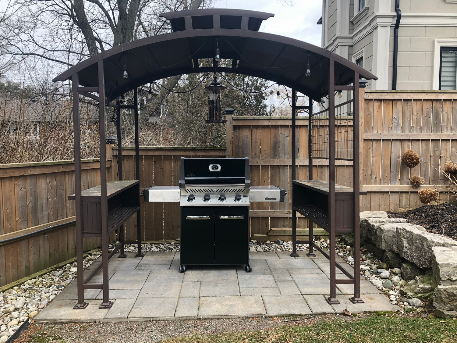 Napoleon Prestige P500 - Natural Gas | One of our summer time hits here, this BBQ is packed full of features and value | Barbecues Galore: Burlington, Oakville, Etobicoke & Calgary