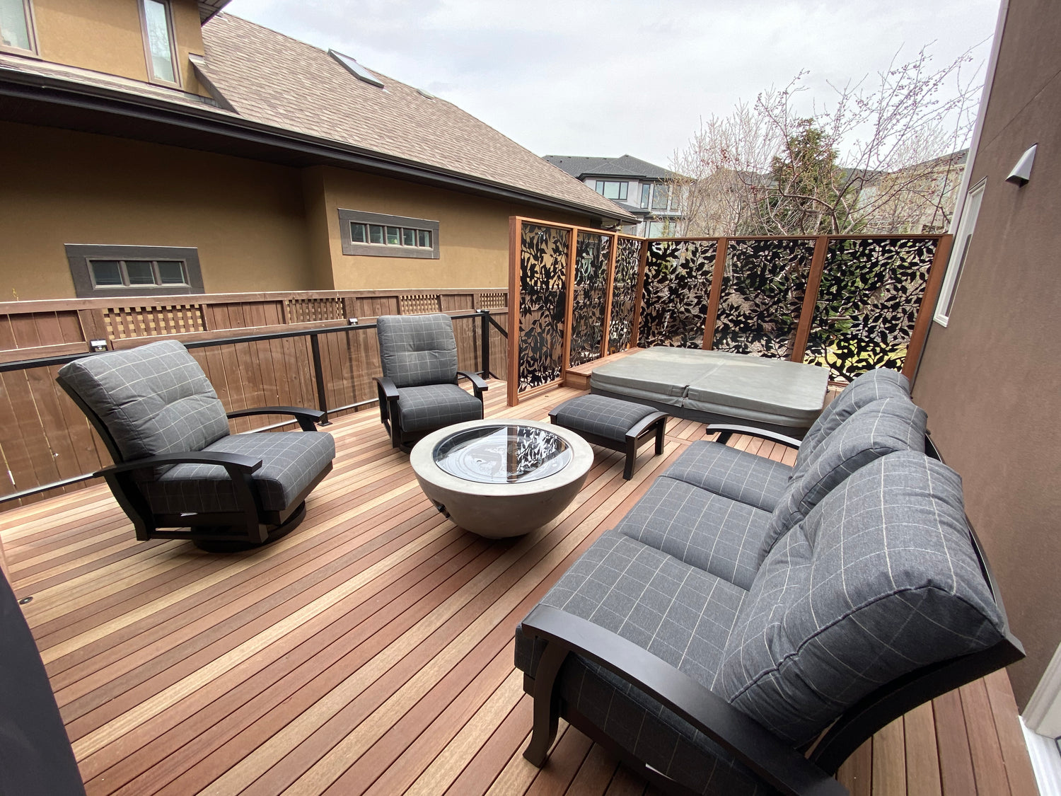 Outdoor Great Room 30" Cove Fire Bowl | An absolute stunner in any outdoor living space.  Get yours this summer for patio season.  Available at Barbecues Galore: Burlington, Oakville, Etobicoke & Calgary