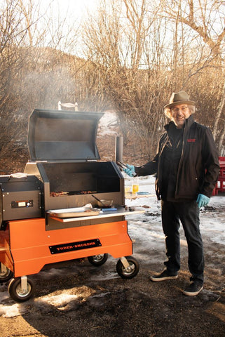 Yoder Smokers YS640S Competition Pellet Grill and Cart