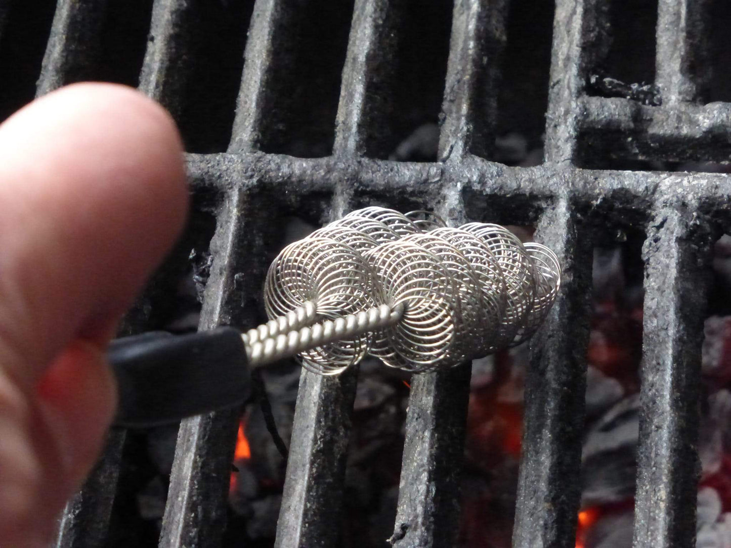 Brander Barbecue Accessories > Cleanup & Maintenance > Brushes & Scrapers Brander Bristle Free 'V' Brush