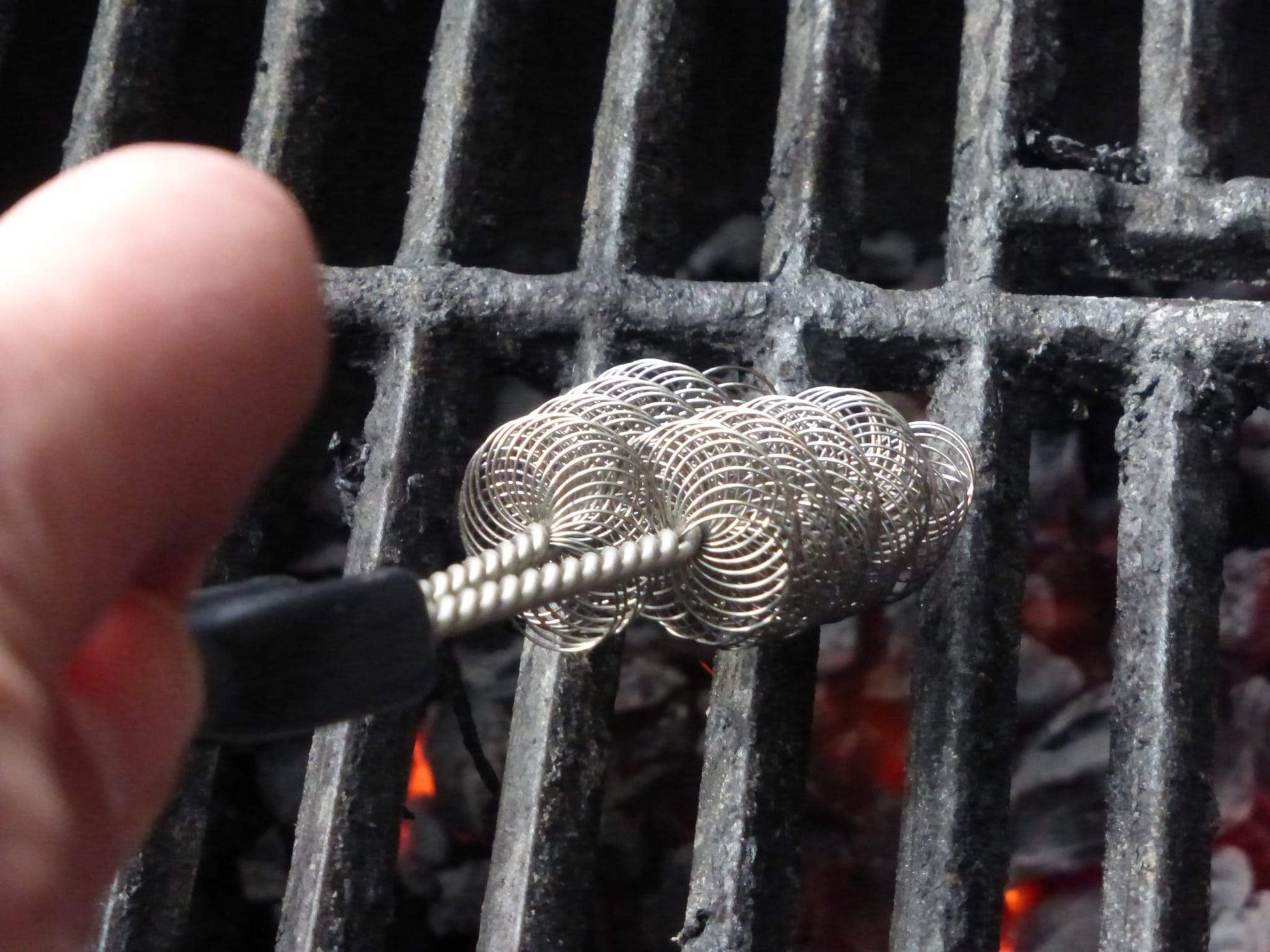 Brander Barbecue Accessories > Cleanup & Maintenance > Brushes & Scrapers Brander Bristle Free 'V' Brush