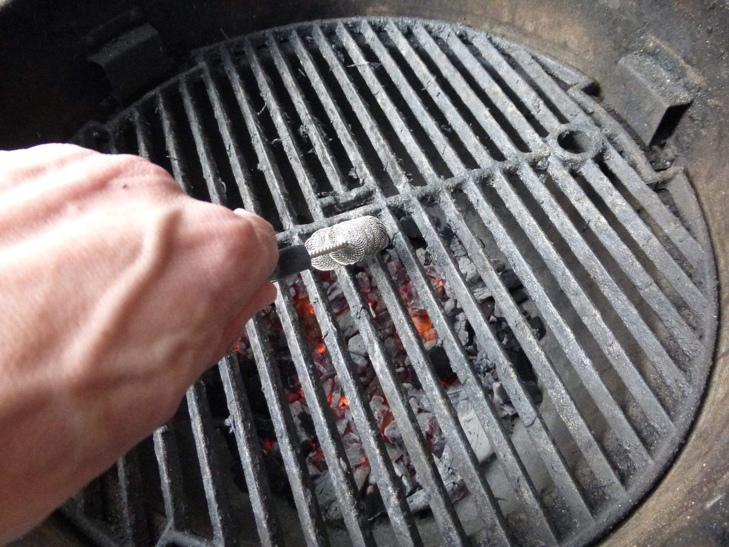 Brander Barbecue Accessories > Cleanup & Maintenance > Brushes & Scrapers Brander Bristle Free 'V' Brush