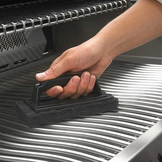 Brander Barbecue Accessories > Cleanup & Maintenance > Brushes & Scrapers Brander Grill Scrubber