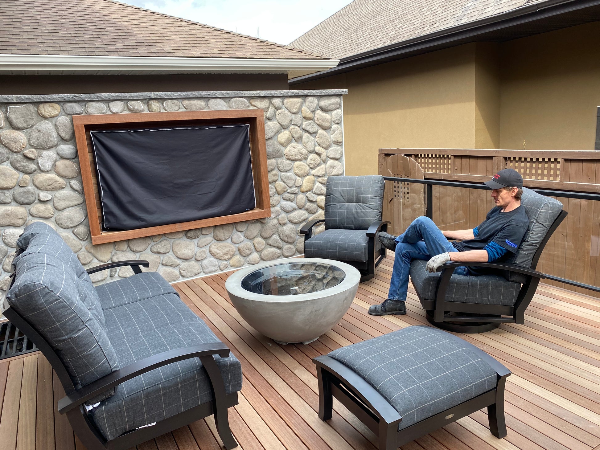 Outdoor Great Room 30" Cove Fire Bowl | An absolute stunner in any outdoor living space.  Get yours this summer for patio season.  Available at Barbecues Galore: Burlington, Oakville, Etobicoke & Calgary