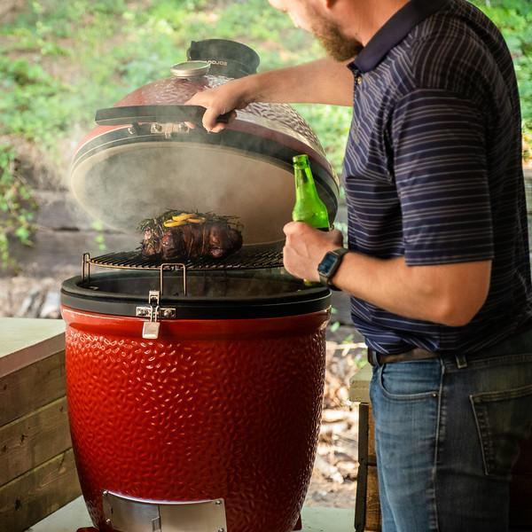 Kamado Joe Outdoor Cooking > Smokers > Charcoal Grills Kamado Joe - Classic Joe III Standalone with Hyperbolic Insert, Heat Deflector