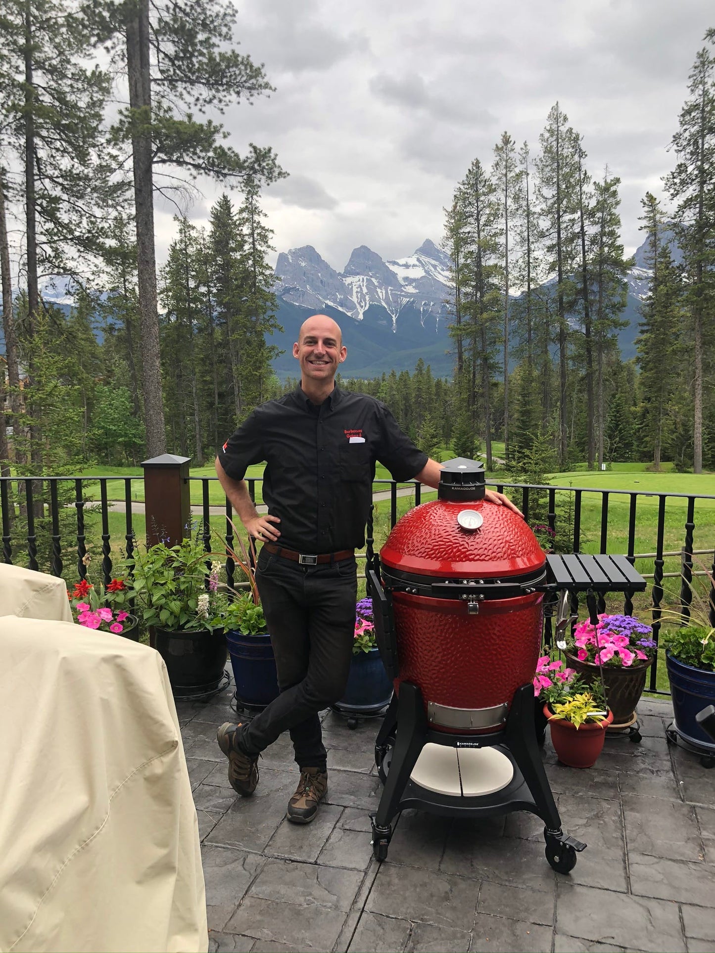 Kamado Joe Outdoor Cooking > Smokers > Charcoal Grills Kamado Joe - Classic Joe III With Cart