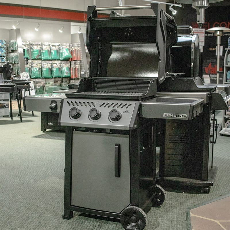 Napoleon Outdoor Cooking > Gas Grills > BBQs Napoleon Freestyle 365