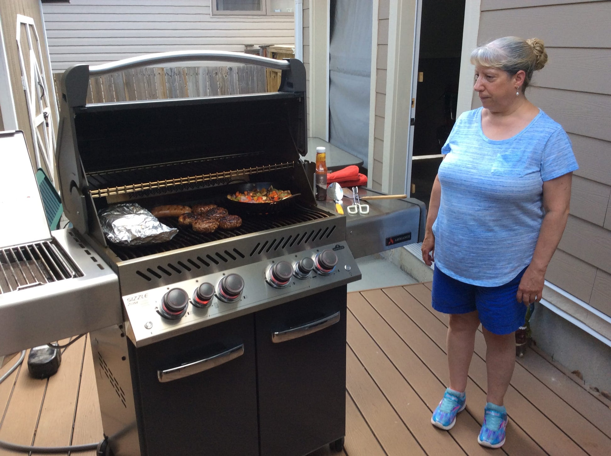 Napoleon Outdoor Cooking > Gas Grills > BBQs Napoleon Prestige P500RSIB Ambiance Edition