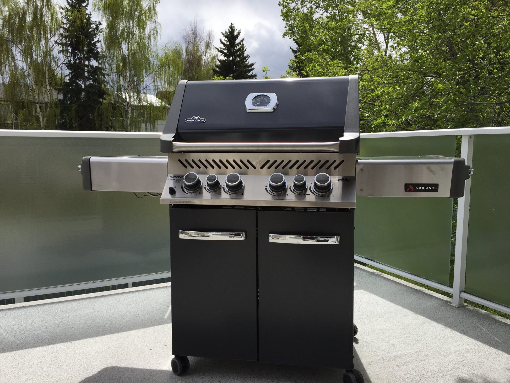 Napoleon Outdoor Cooking > Gas Grills > BBQs Napoleon Prestige P500RSIB Ambiance Edition