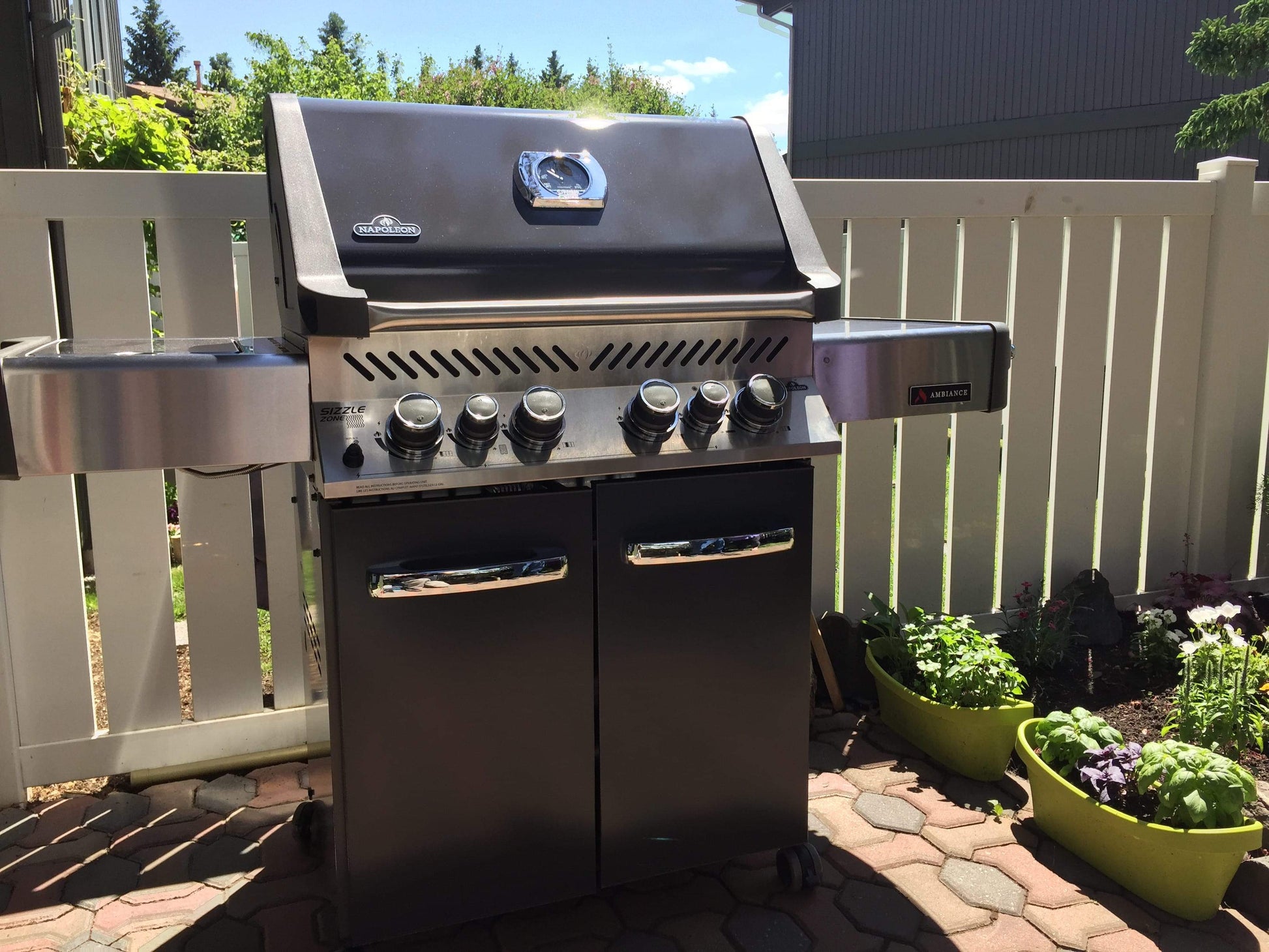 Napoleon Outdoor Cooking > Gas Grills > BBQs Napoleon Prestige P500RSIB Ambiance Edition