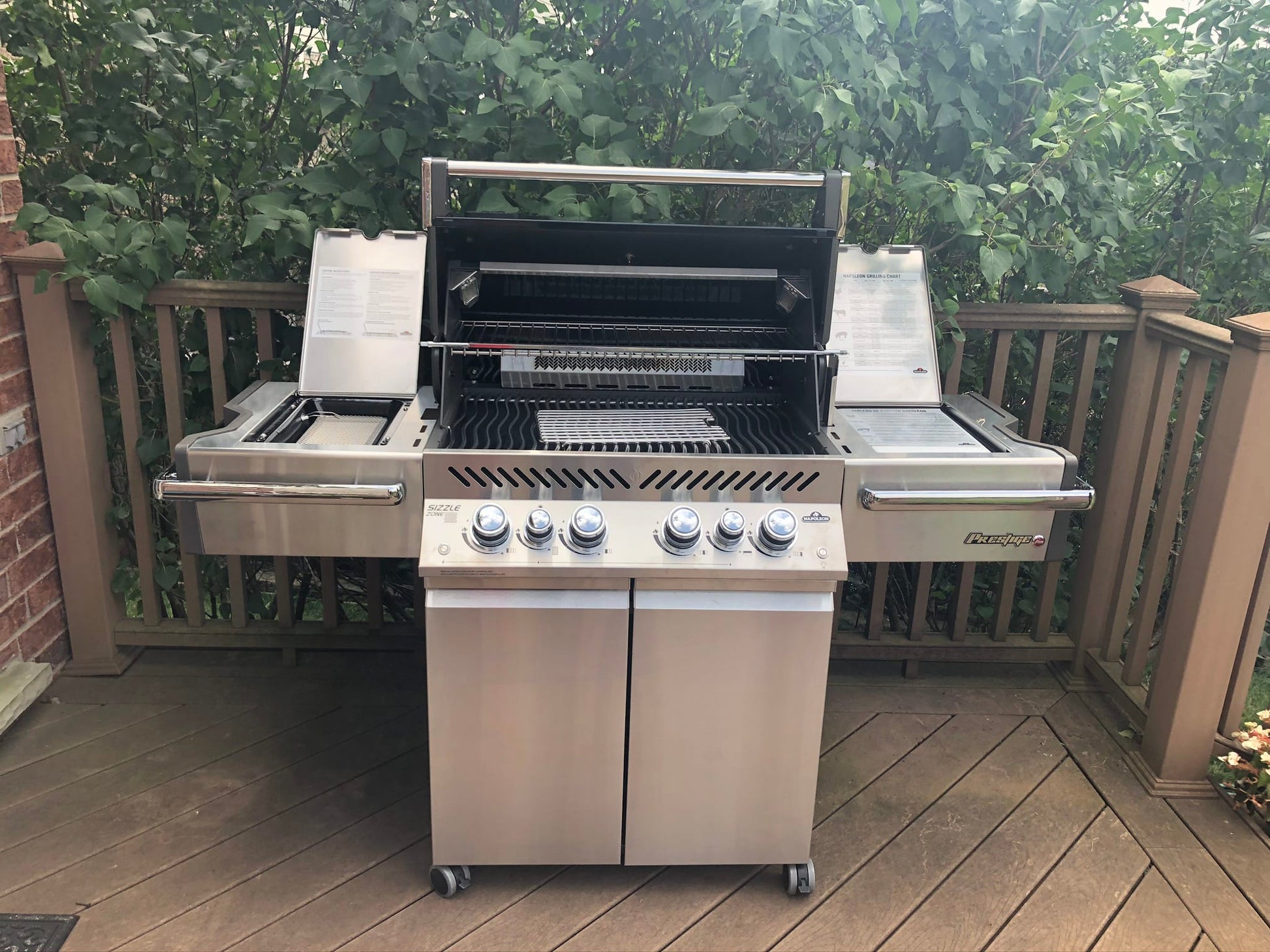 Napoleon Outdoor Cooking > Gas Grills > BBQs Napoleon Prestige PRO 500RSIB Stainless Steel