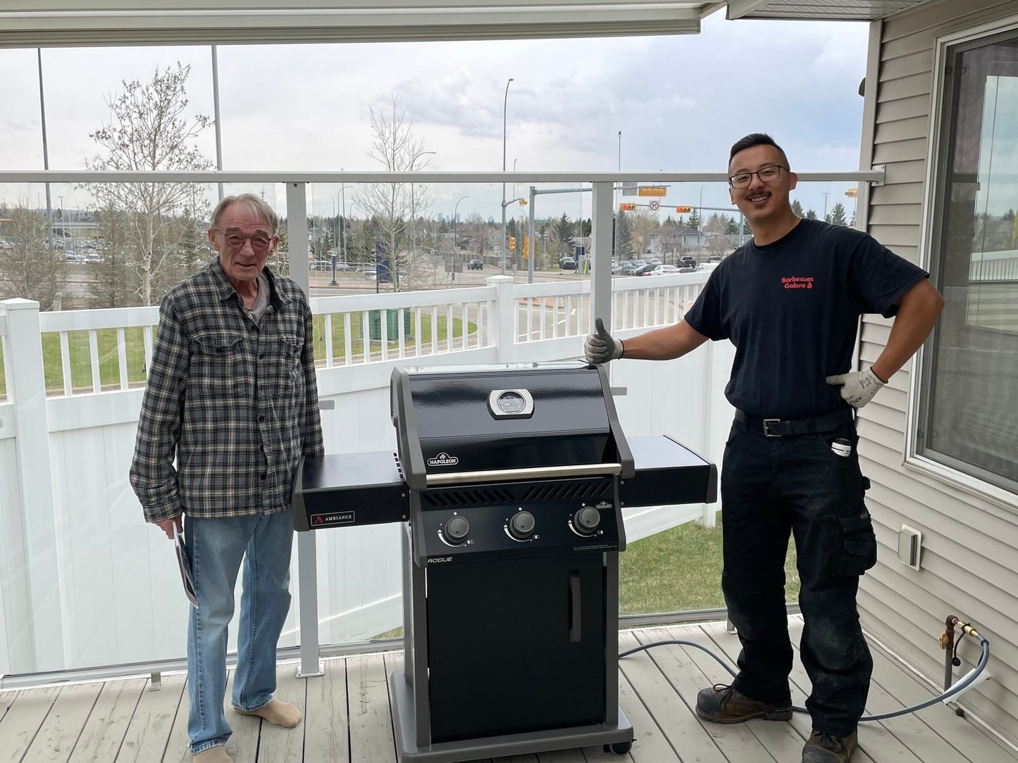 Napoleon Outdoor Cooking > Gas Grills > BBQs Napoleon Rogue 425 Ambiance Special Edition