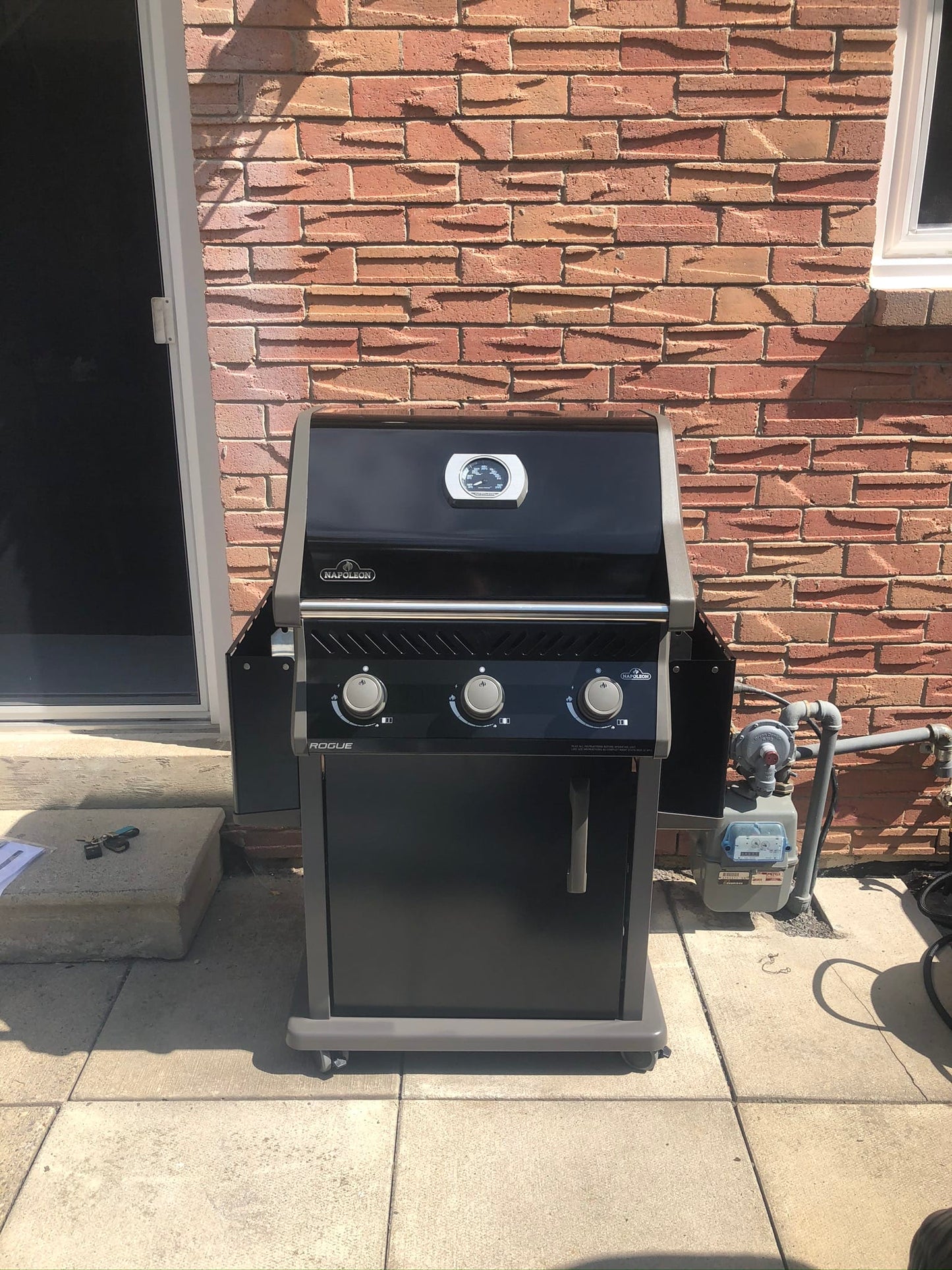 Napoleon Outdoor Cooking > Gas Grills > BBQs Napoleon Rogue 425 Ambiance Special Edition
