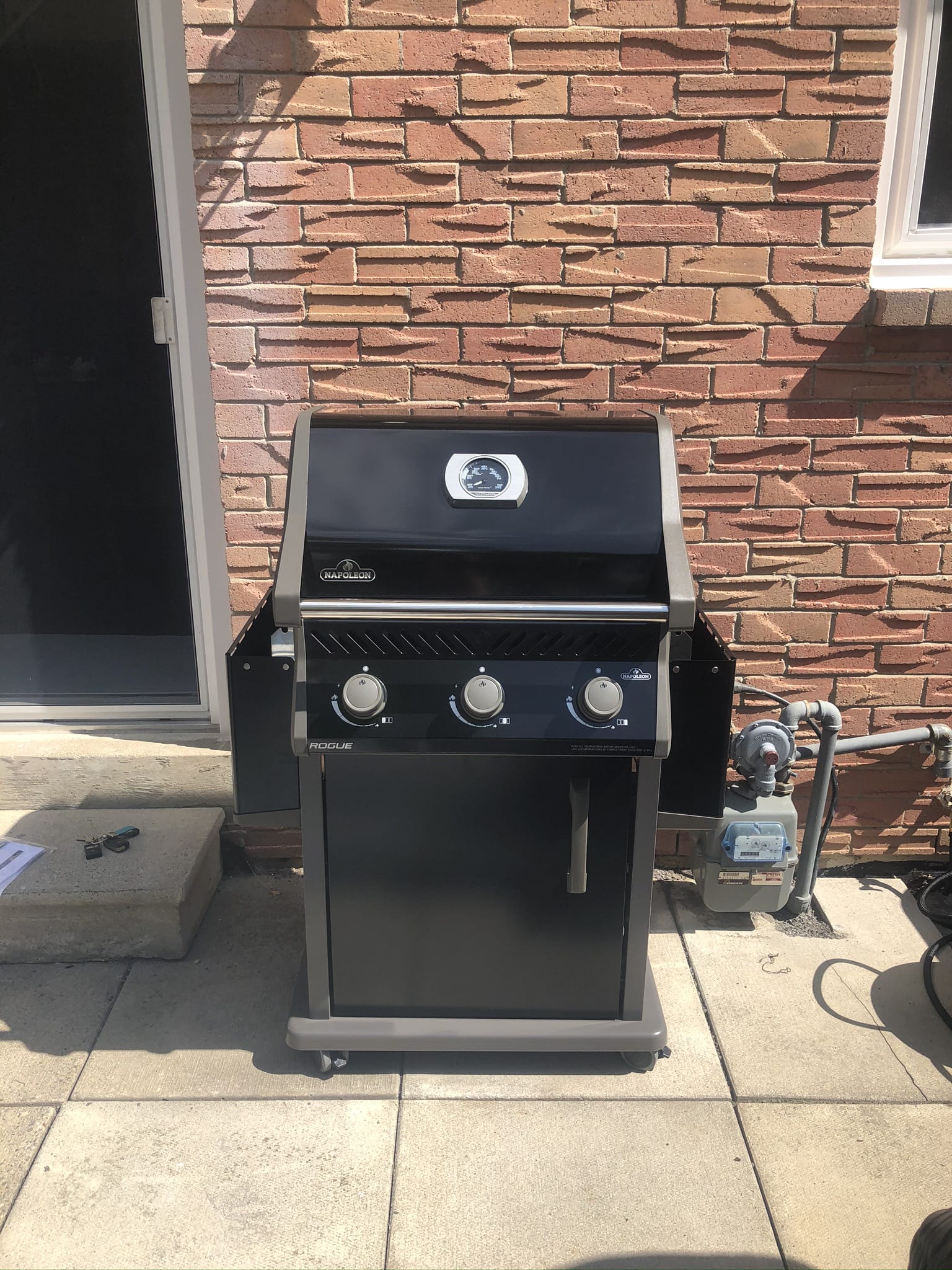 Napoleon Outdoor Cooking > Gas Grills > BBQs Napoleon Rogue 425 Ambiance Special Edition