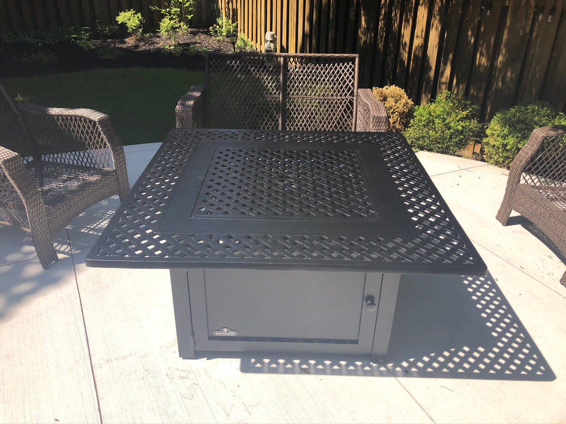 Napoleon Outdoor Living > Firepits > Gas Firepits Napoleon Square Kensington Fire Table
