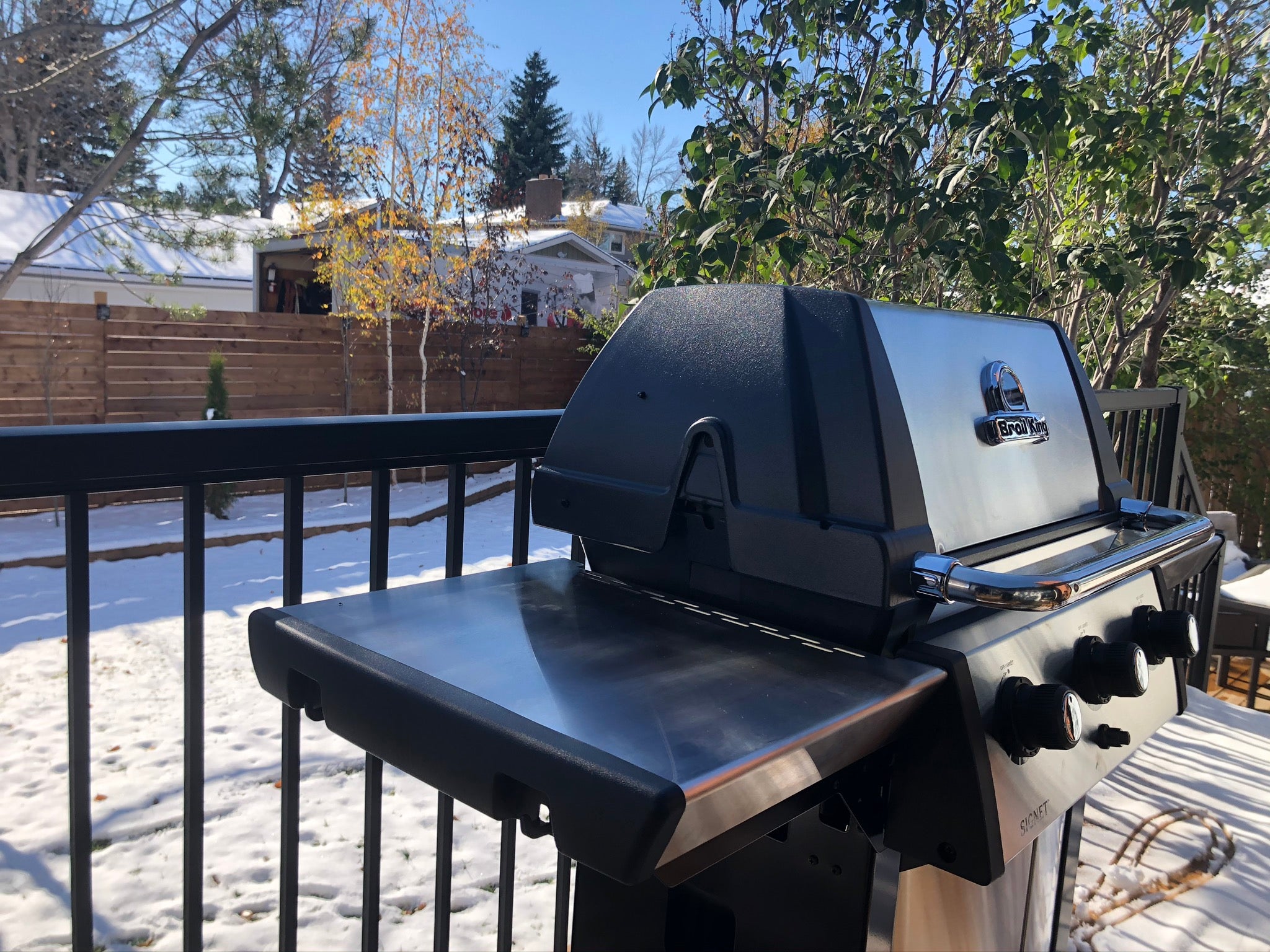 Broil King Signet 320 | Barbecues Galore