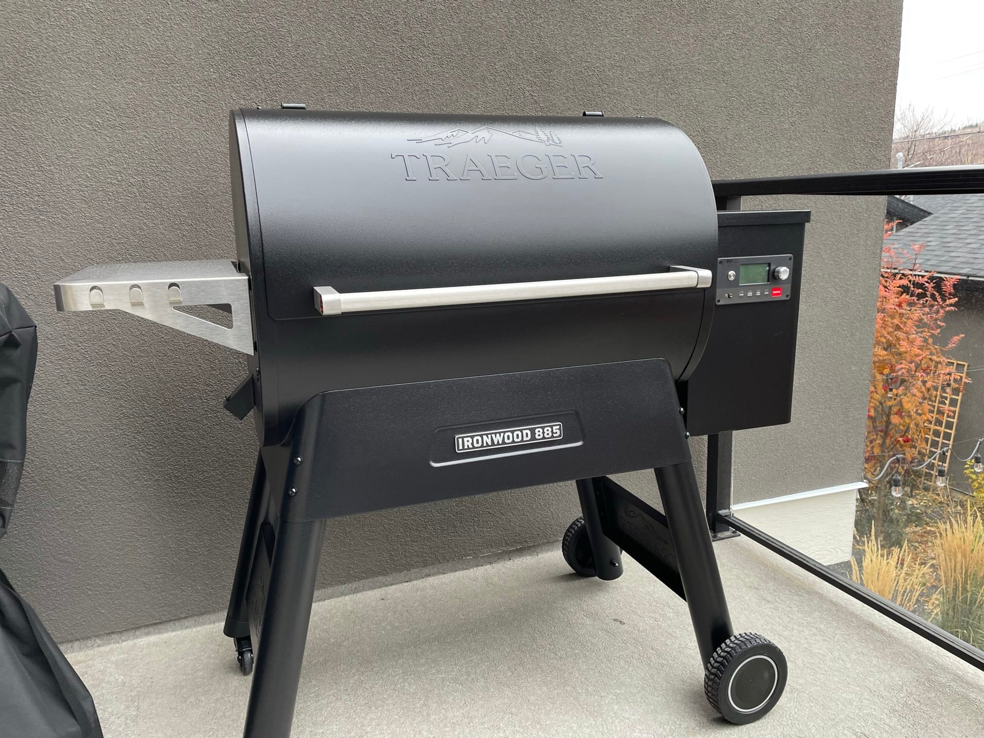 Traeger Outdoor Cooking > Smokers > Pellet Grills Traeger Ironwood 885 Pellet Grill