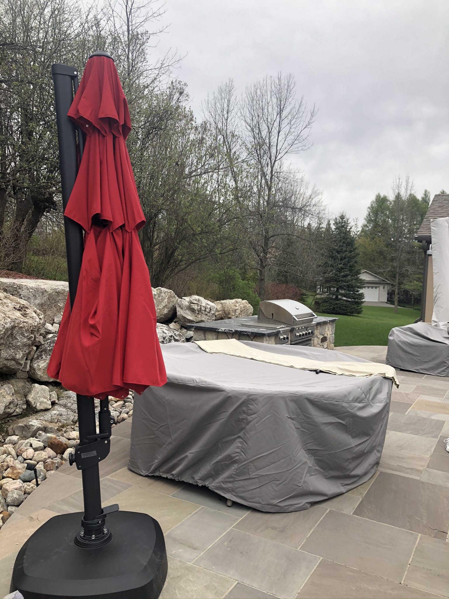 Treasure Garden Outdoor Living > Patio Furniture > Umbrellas > Cantilever TREASURE GARDEN AG25TR - 11.5 FT OCTAGON CANTILEVER UMBRELLA - BLACK FRAME