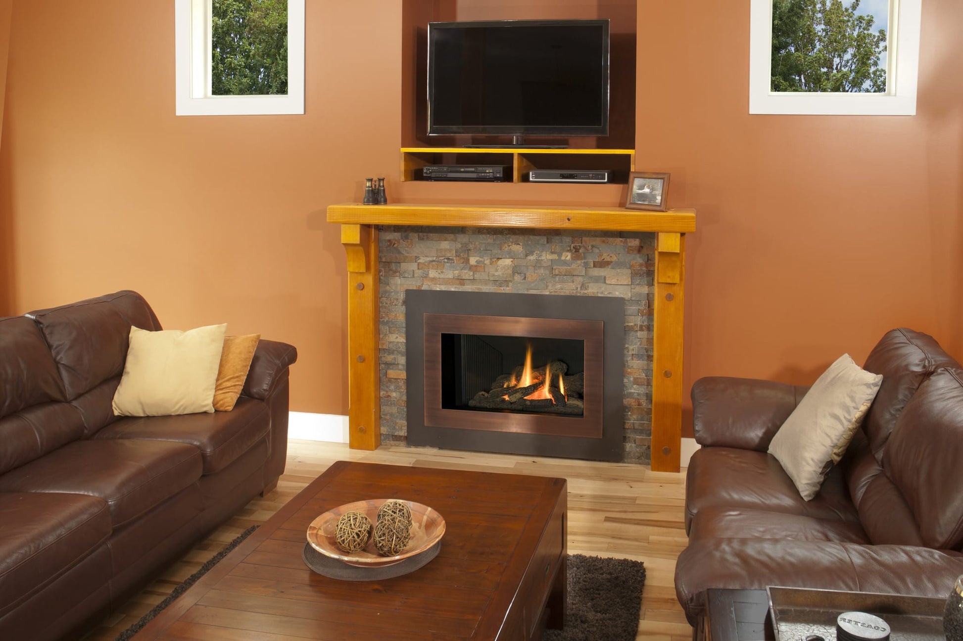 Valor Fireplaces > Gas Fireplaces > Direct Vent > Fireplace Valor H4 Series Gas Fireplace